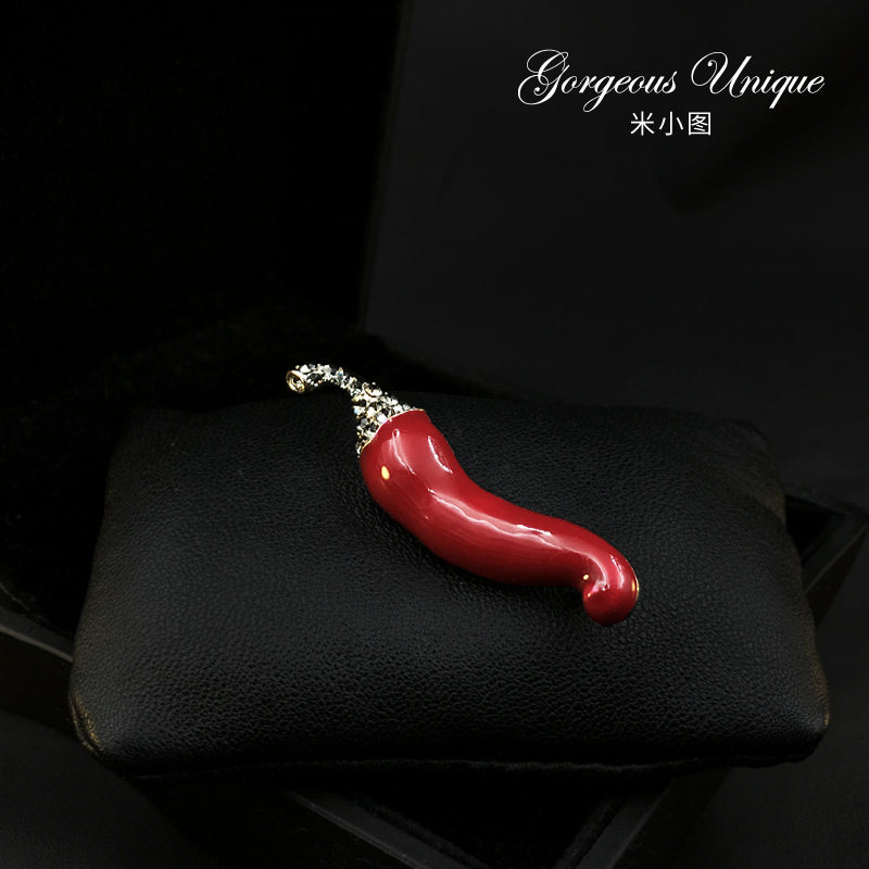 Exquisite vivid red chili bra needle upscale men and women's chest coat sweater scarf needle accessories 572