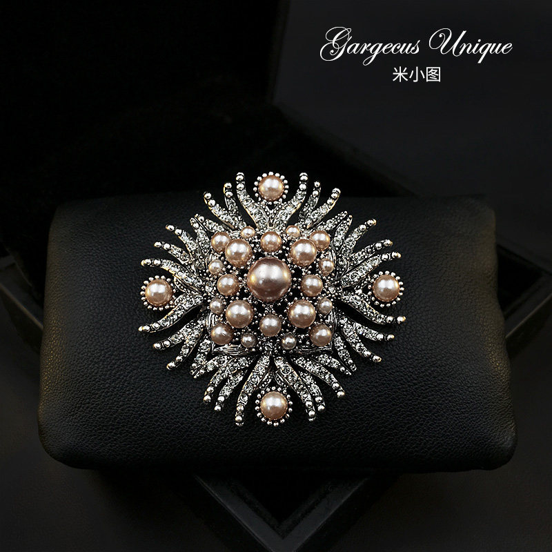 900 upscale retro pearl Elements large brooch with delicate and elegant coat Don't pin luxurious accessories