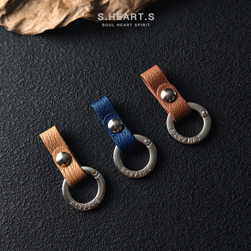 Shearts Luxury Supercar Materials, Imported First-Layer Genuine Leather from France, Men's and Women's Car Keychain, Horseshoe Buckle Pendant