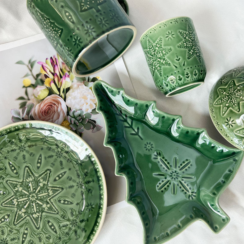 Factory Direct Sales American-Style Christmas Tree Embossed Rice Bowl Dessert Plate European and American-Style Holiday Christmas Ceramic Gifts