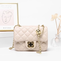 Белые после подарочных пакетов магазина