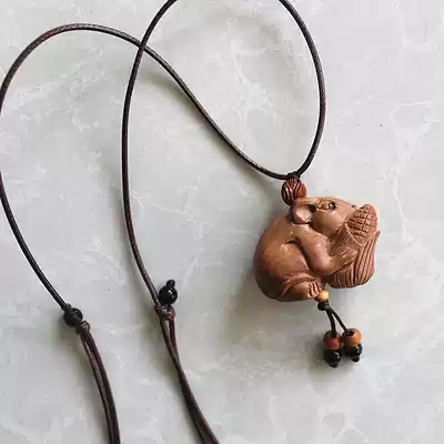Three-dimensional carving peach wood mouse keychain pendant Solid wood pendant Long version sweater chain Ingot rabbit necklace bracelet