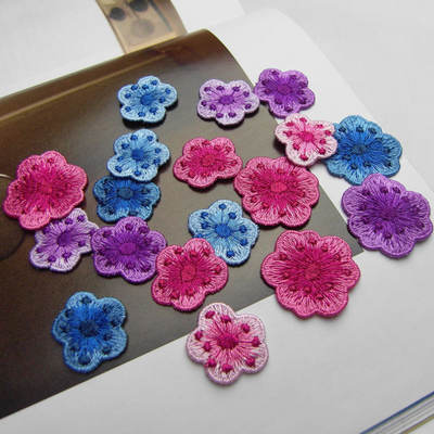 Small pieces of plum blossom heavy industry lace embroidery fabric stickers, small DIY clothes decoration and embellishment, small flower pieces, hand-sewn without glue