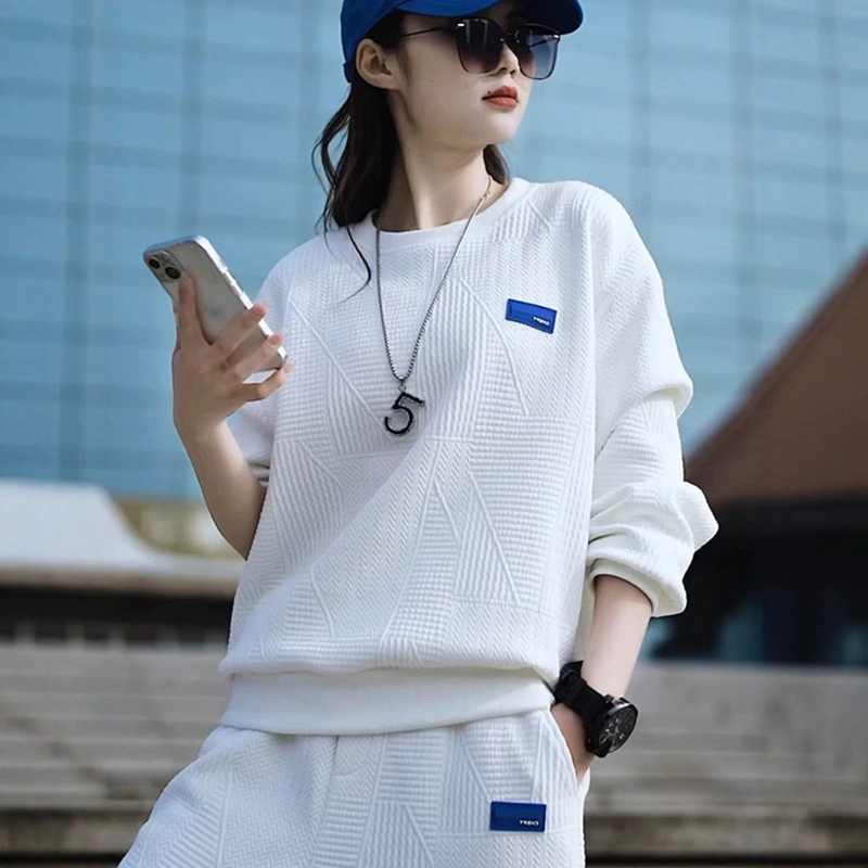White Sports Suit for Women, Spring and Autumn 2026 New Fashion, Age-Reducing Sweatshirt, Jogger Pants, Casual Plus-Size Two-Piece Set, Trendy White Sports Suit for Women, Spring and Autumn 2026 New Fashion, Age-Reducing Sweatshirt, Jogger Pants, Casual Plus-Size Two-Piece Set, Trendy