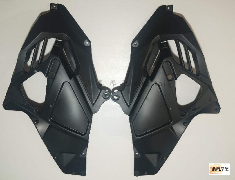 Applicable to Huangxun Huanglong Cruise Edition BJ600GS-A left and right front large cover panel mounting plate original accessories