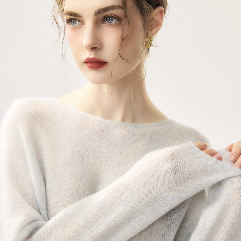 Light, Soft and Waxy~75% Cashmere, 25% Mulberry Silk! Thin Round-Neck Loose Knit Sweater for Women, Seamless and Lazy Style