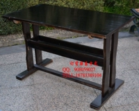 Стол с твердым деревом