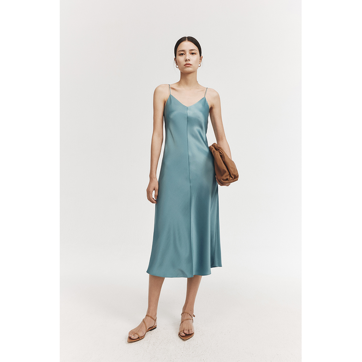 CHICJOC word of mouth explosion upgrade _ Japan imported triacetic acid 45deg oblique design satin suspender dress