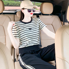 Одежда для отдыха 新款欧货高级感条纹休闲运动服套装女夏时尚洋气减龄短袖两件套装