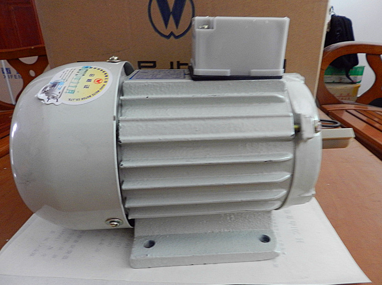Three-phase asynchronous 370W motor and sealing machine accessory column with motor speed-adjusting wheel