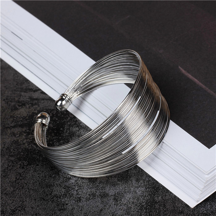 Châu Âu và Mỹ thời trang hộp đêm cá tính mở kim loại chải vòng đeo tay vòng đeo tay rộng vòng đeo tay trang sức hoang dã nữ vòng tay nữ