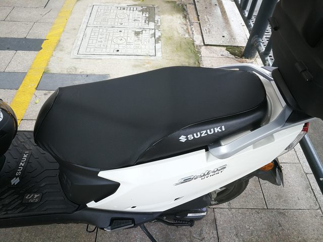 ເຫມາະສໍາລັບ Suzuki uy125 ໃຫມ່ UE seat cover uu Youyou seat cushion waterproof sun Protection breathable motor modification accessories
