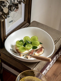 Xiangziwei〖Нишевая треугольная тарелка〗Красивая тарелка с фруктами Необычная обеденная тарелка Керамическая глубокая тарелка Салатница