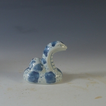 Antique porcelain retro Republic of China style Jingdezhen hand-painted blue and white snake-shaped water droplets inkstone drops ornaments 716