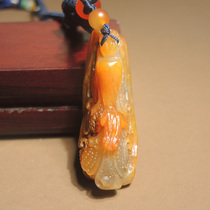 I was stunned by the dialect quality Hetian jade aged and oily yellow Qin skin white jade seed material guagualaicai pendant pendant h0