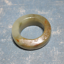 I was stunned by the dialect quality Hetian jade Xinjiang red skin emerald green white jade seed material inner diameter 18mm ring ring h2