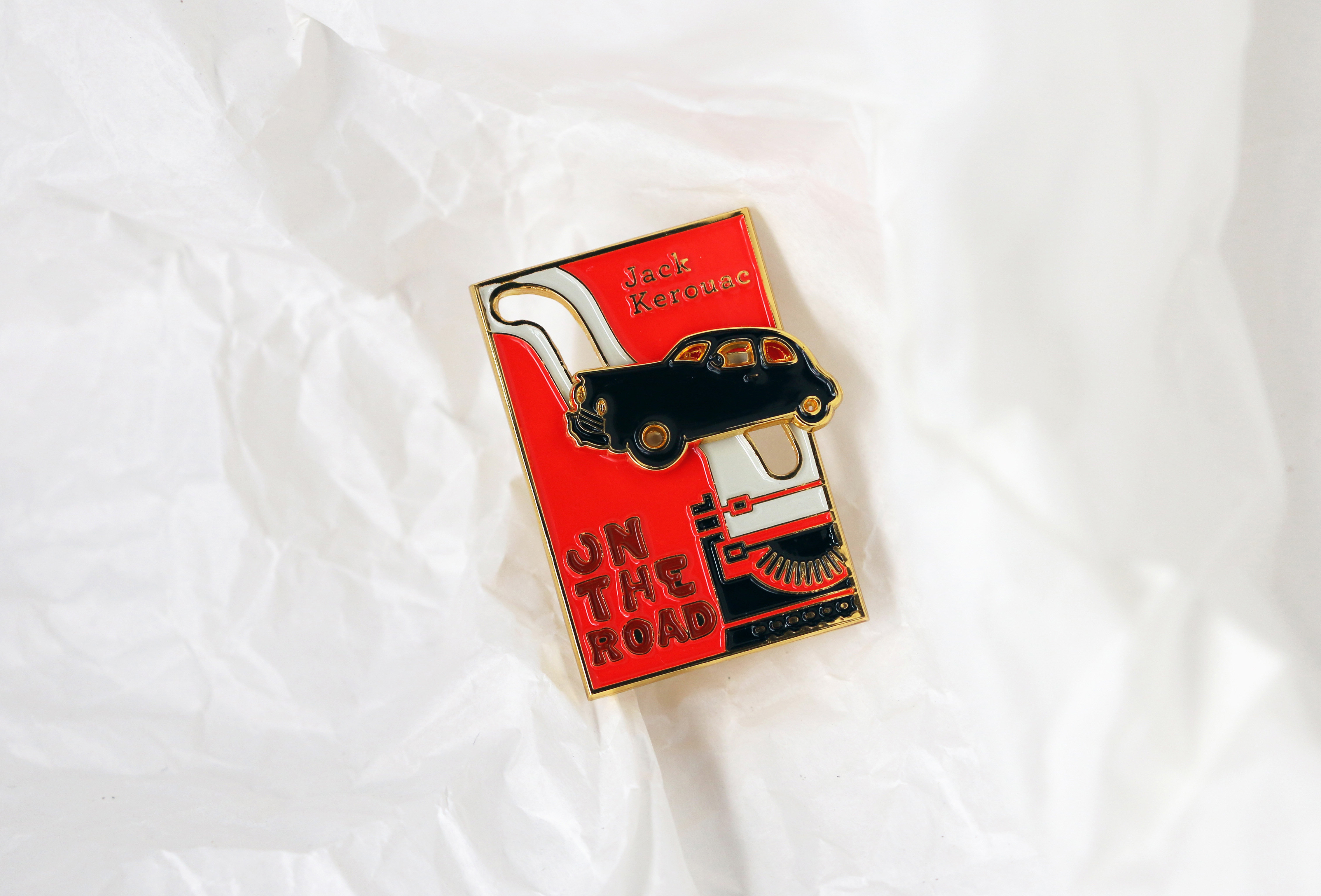 Federal Walk Horse Art badge on the road (active version)