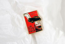 Federal Walk Horse Art badge on the road (active version)