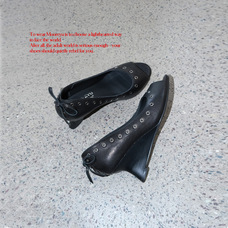 Mooreyu Atelier Original Goatskin Peep-Toe Wedge High Heels Women's Vintage Style Lace-Up Studded Shoes Mooreyu Atelier Original Goatskin Peep-Toe Wedge High Heels Women's Vintage Style Lace-Up Studded Shoes