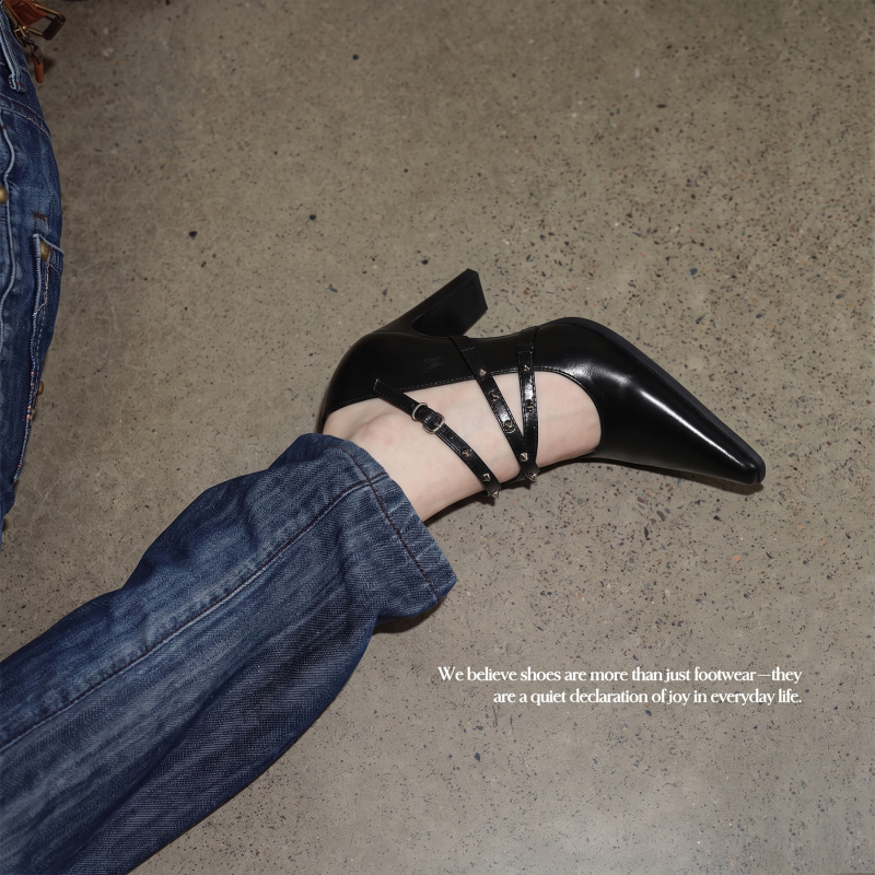 Mooreyu Atelier First-Layer Cowhide Black Flats for Women, Retro Pointed Toe Cross-Strap Thick Heel High Heels