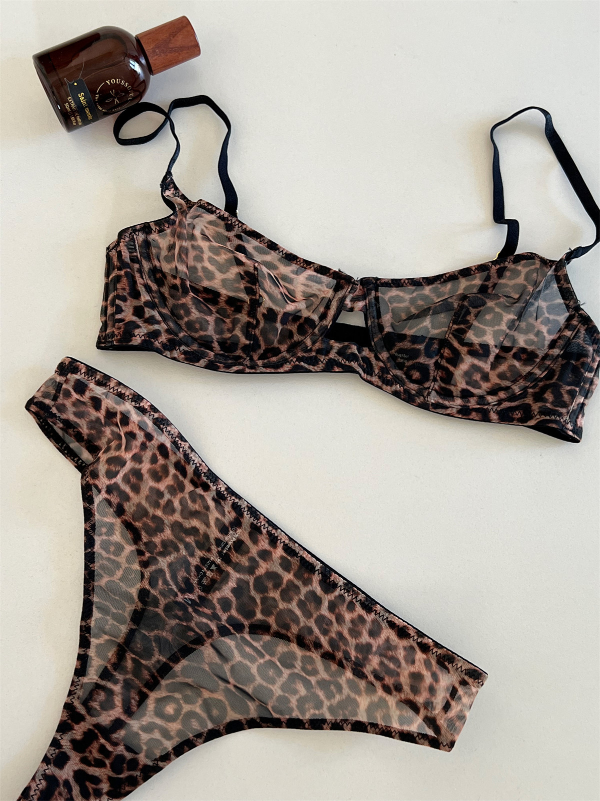 hochwertiges sexspielzeug Ultradünne Modelle von Unterwäsche für große Brüste, sexy Leoparden-Spitzen- Dessous-Anpassung, gerafft, hohl, mit Stahlring-BH-Set