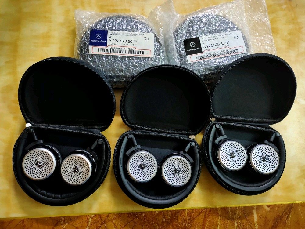 Recommend the new Mercedes-Benz S-class Maybach series rear entertainment wireless headphones AKG brand suitable for E-class GLS models