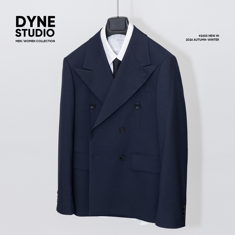 Dyne Studio High-End Craftsmanship Celebrity-Style Fine Wool Navy Blue Double-Breasted Suit 8575 Dyne Studio High-End Craftsmanship Celebrity-Style Fine Wool Navy Blue Double-Breasted Suit 8575