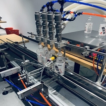 Automatic edible oil and white oil drink quantitative pipeline liquid filling machine washing liquid washing and sewage canister