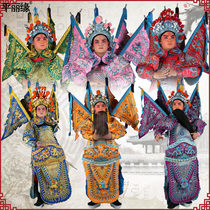 The Costume man relies on the Peking Opera Costume Drama Costume Stage to perform a conqueror General The men rely on the big satin and the men depend on the