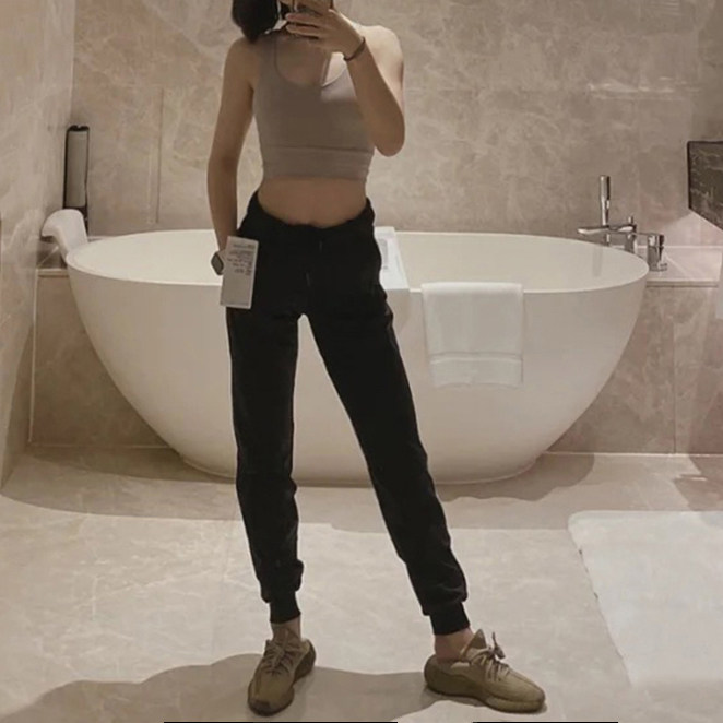 On the Fly Jogger Yoga Sports Running Casual Pants Lightweight, quick-drying and breathable, showing straight legs