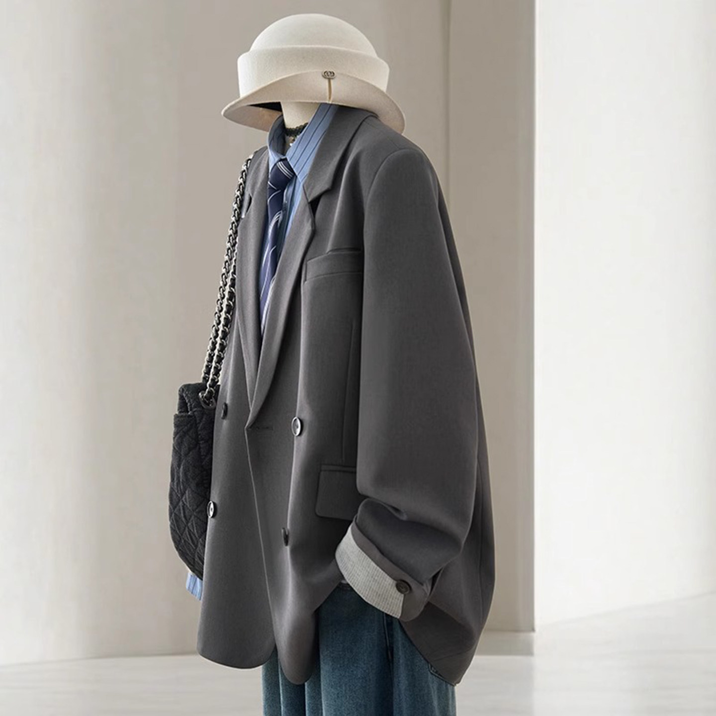 Серый пиджак для костюма, женский 2025 новый темперамент, женская повседневная официальная одежда высокого класса, уникальный красивый маленький костюм