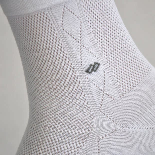 Tre than nam vớ Mùa hè mỏng phần khử mùi vớ Nam vừa ống tre sợi cotton siêu mỏng lưới đuôi hàng set vớ nam đẹp