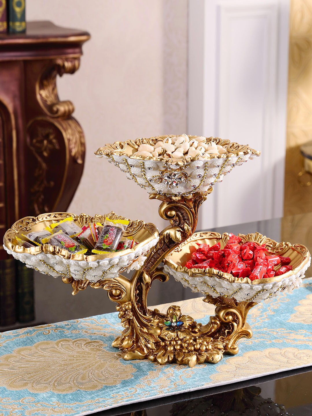 Three-layer fruit plate Creative multi-functional household simple modern living room coffee table Fruit plate European small luxury dried fruit plate