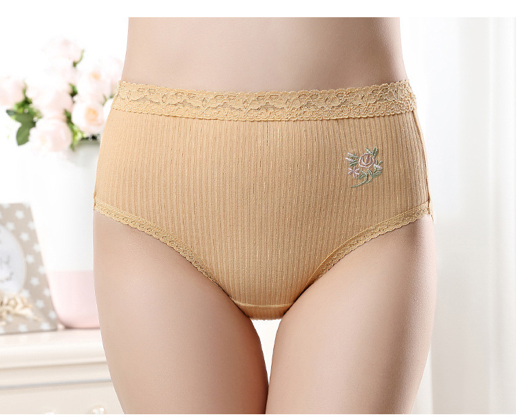 4 miếng cotton thêu không có dấu vết ở thắt lưng đồ lót nữ hông hông chủ đề cotton tóm tắt đồ lót nữ quần lót nữ trung niên