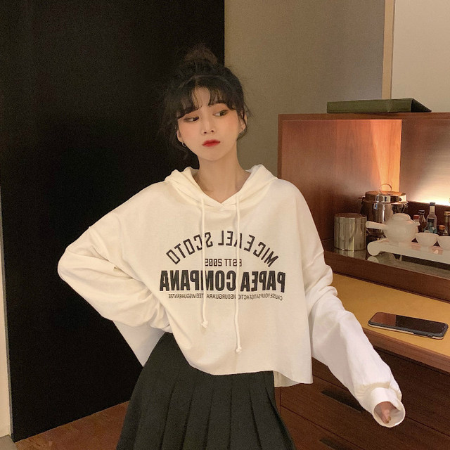 Early autumn 2020 new Korean version short loose all-match long-sleeved Japanese vintage sweater women's hooded top ins tide