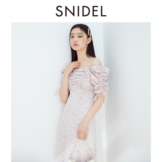 SNIDEL2024 ພາກຮຽນ spring ແລະ summer ຜະລິດຕະພັນໃຫມ່ຫວານ suspender ແອວບ່າຫນຶ່ງພິມຊາພັກຜ່ອນ dress SWFO242033