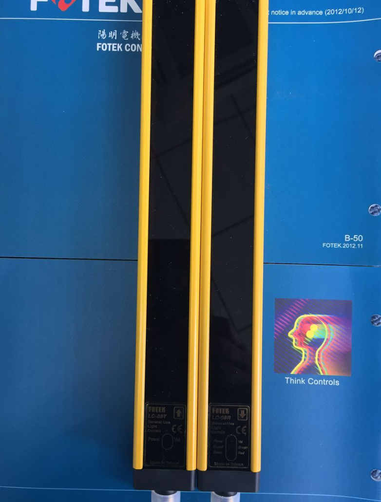 Originally installed Taiwan Yangming FOTEK light curtain sensor LC-08E