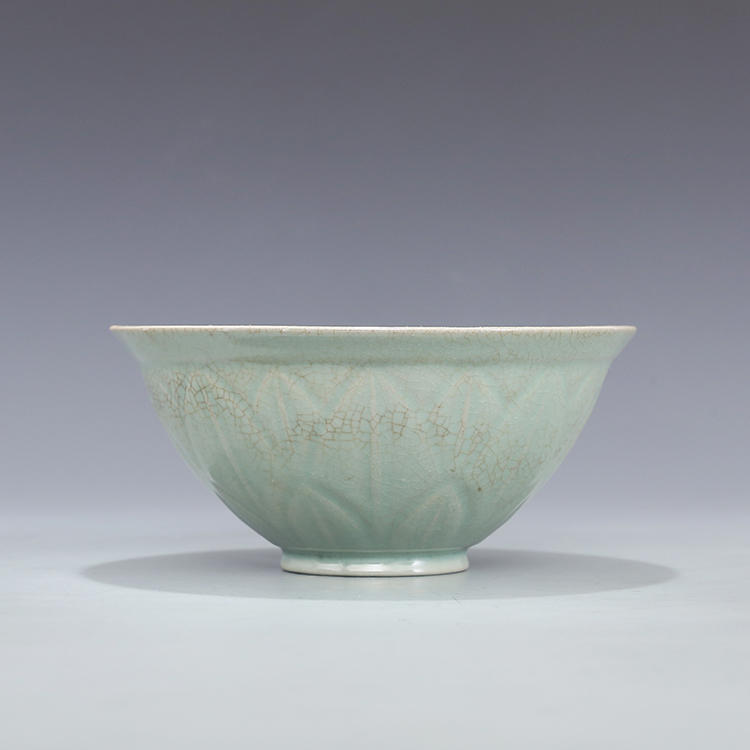 Song Ru kiln, celestial glaze, carved lotus petal pattern, tea bowl, antique porcelain, antique and ancient porcelain, old objects