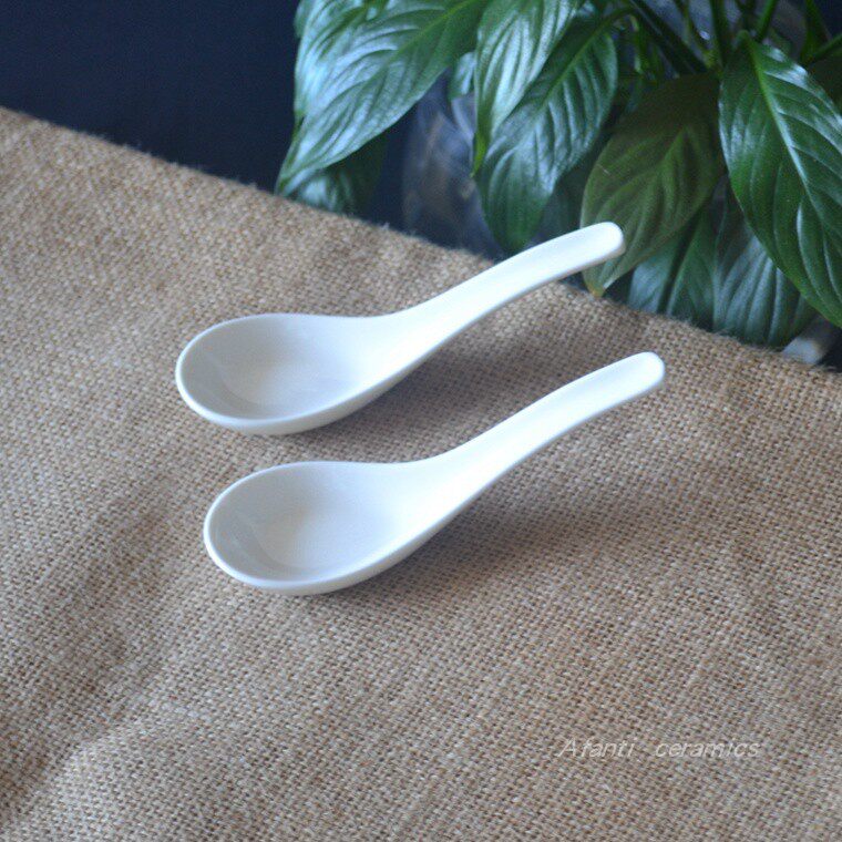 Foreign trade original single tail ceramic 5 inch food grade tablespoon household eating and drinking soup to taste long - handle spoon mat