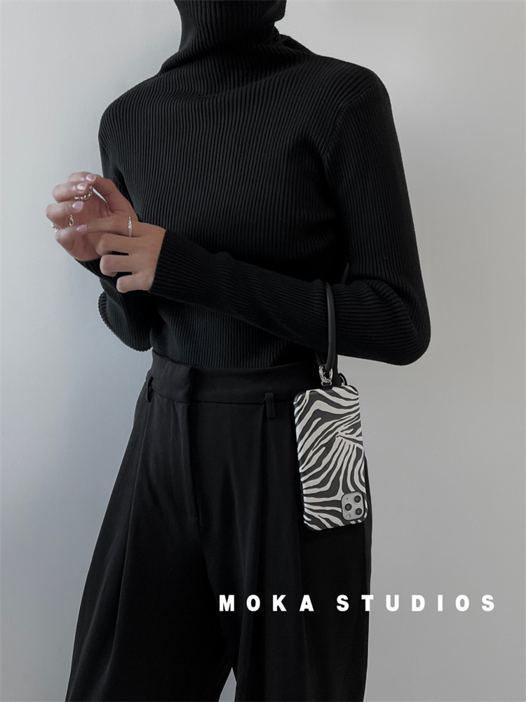 MOKA original zebra pattern 12promax mobile phone protective shell anti-fall bracelet 11 niche leather apple 13 all-inclusive soft shell