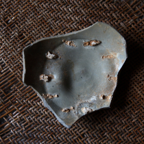 Five Dynasties celadon bowl bottom porcelain fragment specimen celadon glaze old porcelain fragment fragment Five Dynasty secret color porcelain specimen sample Porcelain fragment specimen
