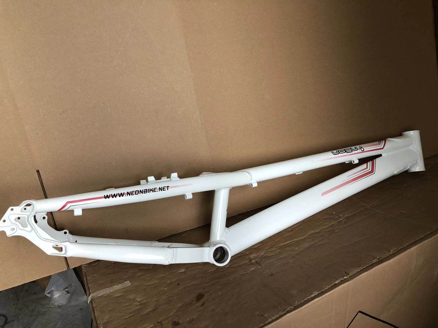 NEON26 inch wheel set variable speed STARK climbing BMX earth slopes 4X Street car AM HARD TAIL MOUNTAINEERING BIKE FRAME