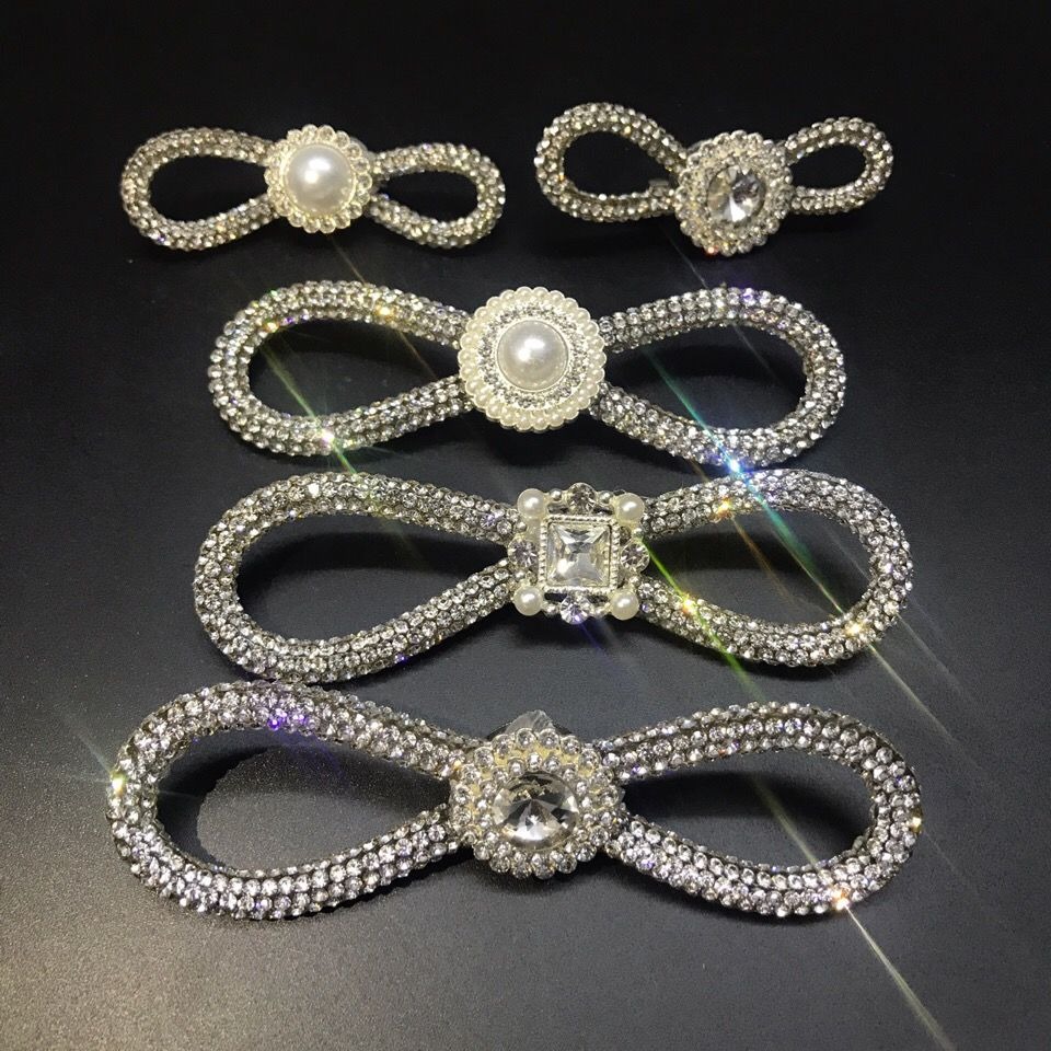 Full diamond super flash big bow ins French design sweater suit versatile brooch simple diamond brooch accessories