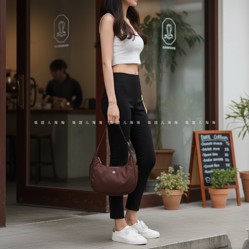 City Essentials Shoulder Bag 4L Single Shoulder Underarm Bag