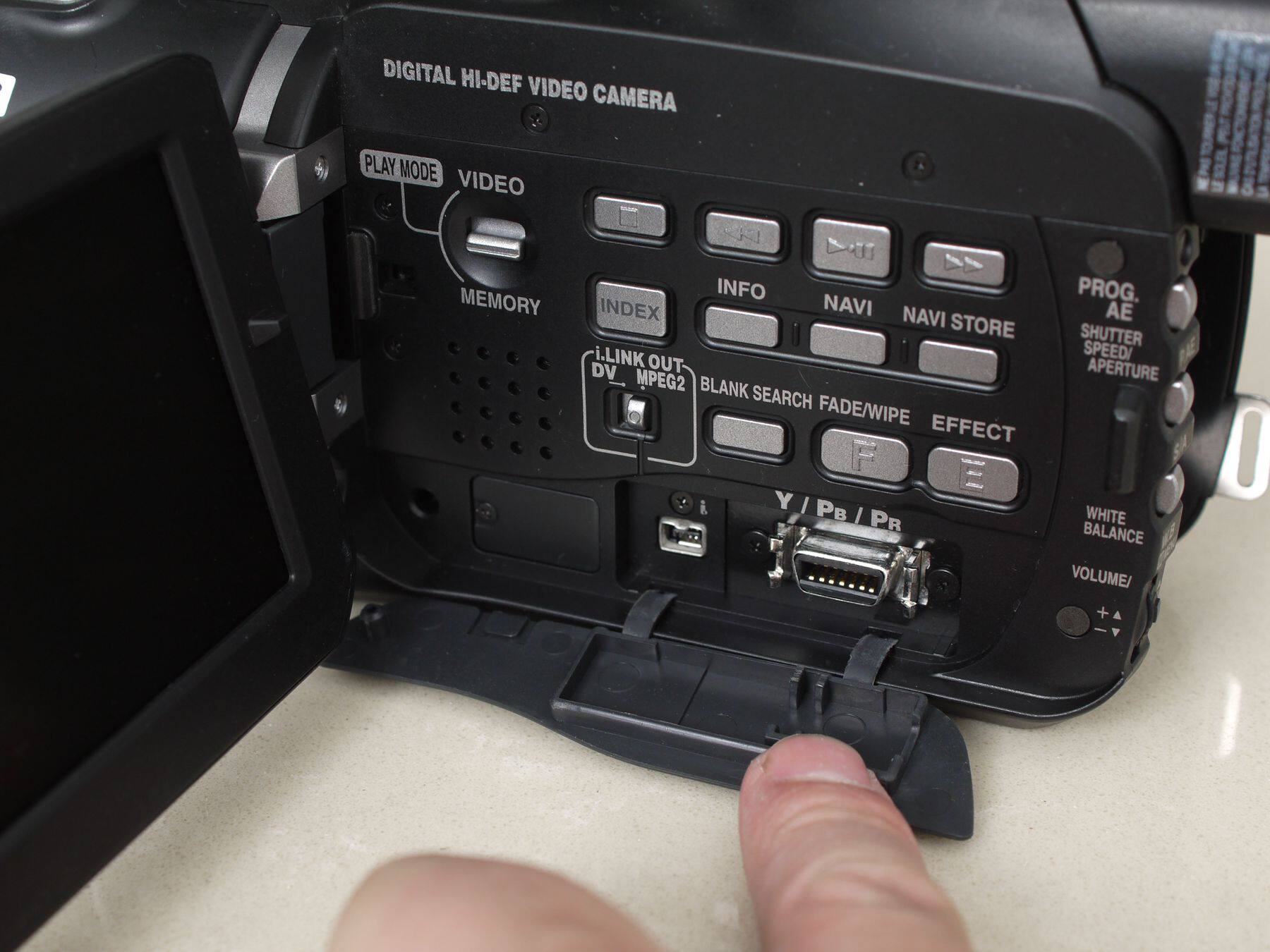 HIFIDIY论坛-JVC GR-HD1U 高清数码摄像机(HDV Mini DV磁带)、柯达 CINE-KODAK ROYAL 十六毫米 ...