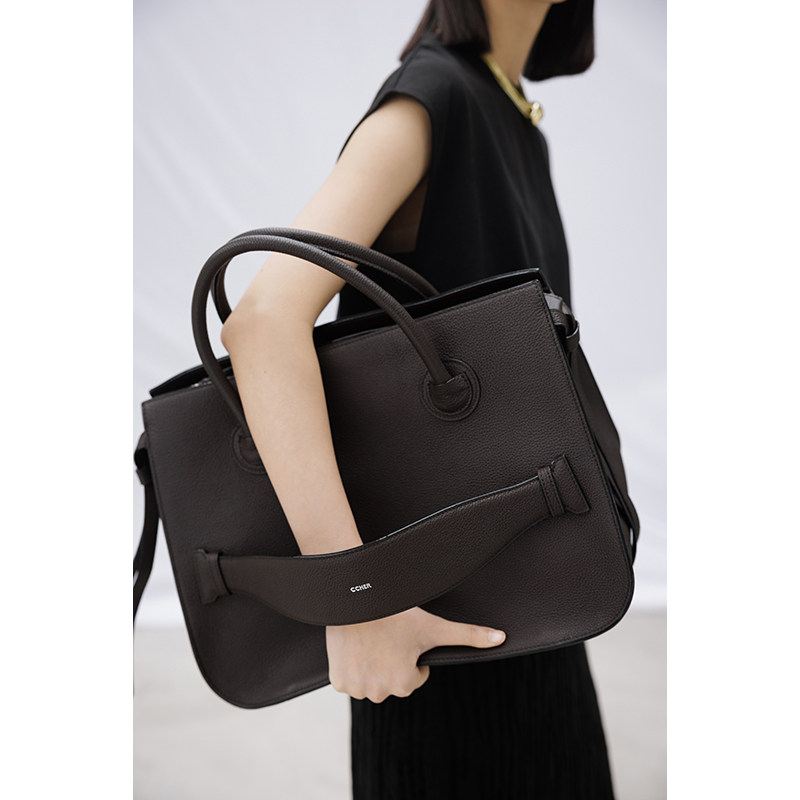 CCHER commuter package cow pie coil rod box Sisi and female XXPE 7039 are booked without fold