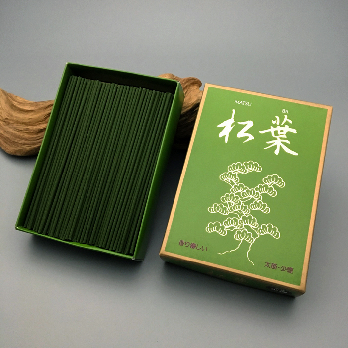 Japanese original spring incense Hall (Pine Leaf) line incense fresh pine forest impression white sandalwood smoke spot