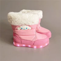 Розово-белая длинношерстная ушастая собака с мигалкой 15