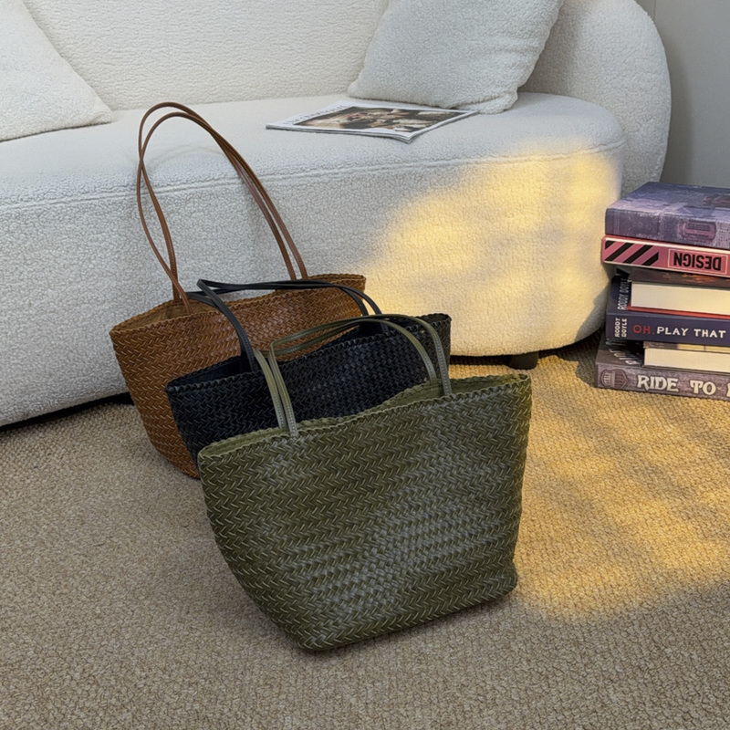 Tangfeel Vegetable-Tanned Leather Woven Tote Bag for Women, Versatile Large-Capacity Casual Shoulder Bag for Commuting, Vacation, and Beach