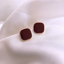 Korean Wine Red Earrings Female Summer Pure Silver Small Crowdsourced High Level Sensual Earnail Commute Ear Accessories 2021 New Tide